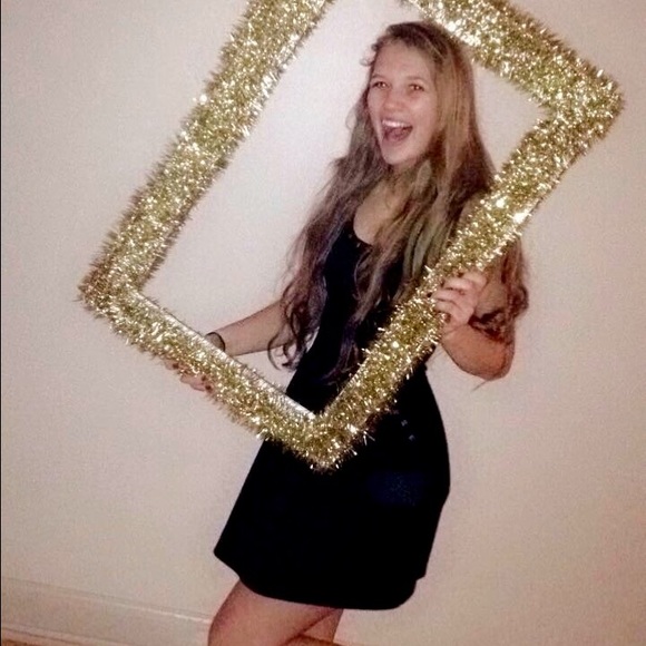 Profile Picture of Carlee Zander (@carzan13) on Poshmark