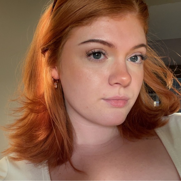 Profile Picture of Ashley Gorton (@ashley_gorton) on Poshmark