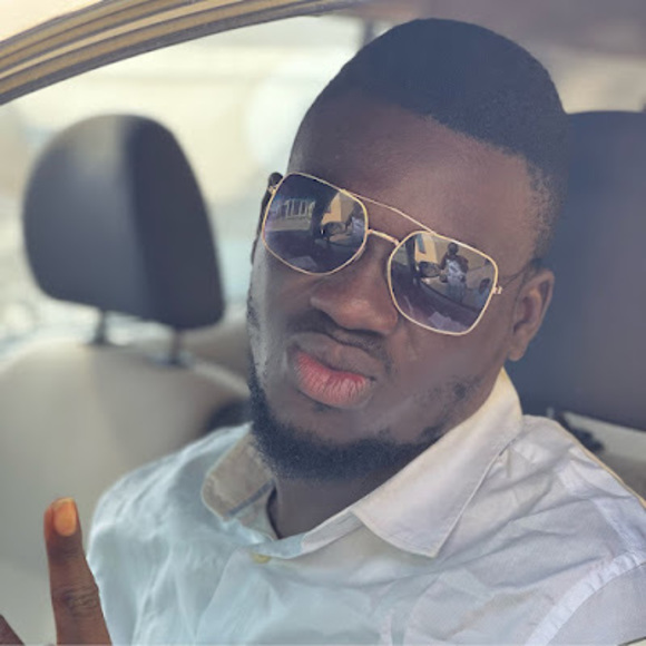 Profile Picture of Ebenezer Baisel (@ebenezerbaisel) on Poshmark