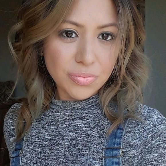 Profile Picture of Alexandra Chapa (@lexstyles85) on Poshmark
