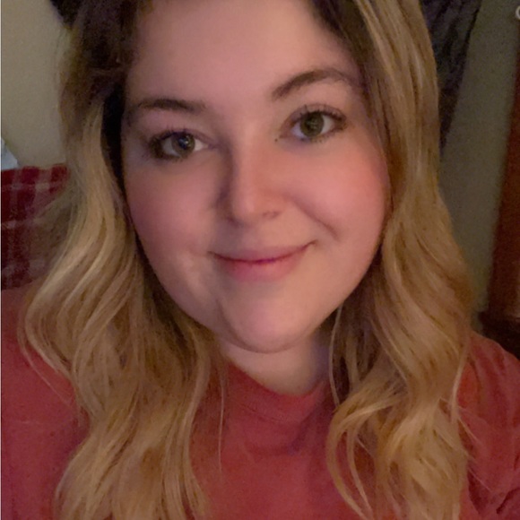 Profile Picture of Abbie Govig (@boymama246) on Poshmark