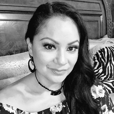 Profile Picture of Julia Bloom (@JWLS_BLOOM) on Twitter