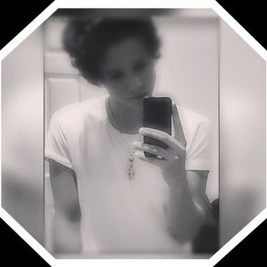 Profile Picture of Rachel Brogan (@MrsBradSimpson_) on Twitter