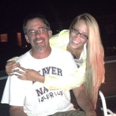 Profile Picture of Lindsay Schroeder (@SchroederLinds) on Twitter