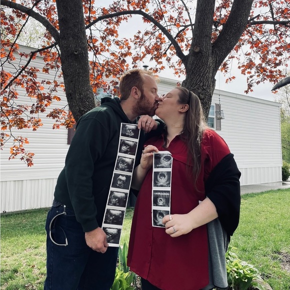 Profile Picture of Danielle Weisser (@dkeg414) on Poshmark