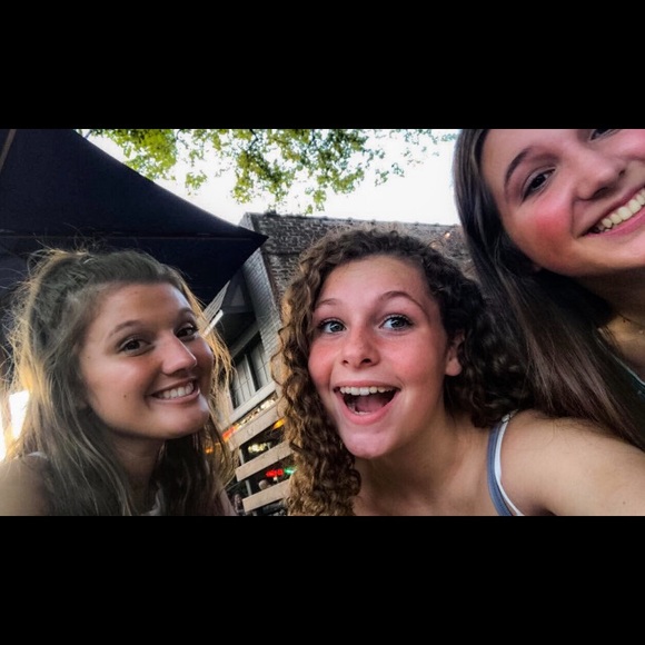 Profile Picture of Kate Malone (@kmalone998) on Poshmark