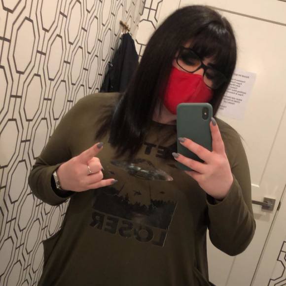 Profile Picture of Ceason Jeansonne (@ceasonjade) on Poshmark