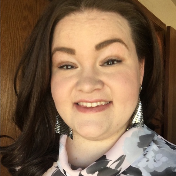 Profile Picture of Megan Hablewitz (@meghable) on Poshmark