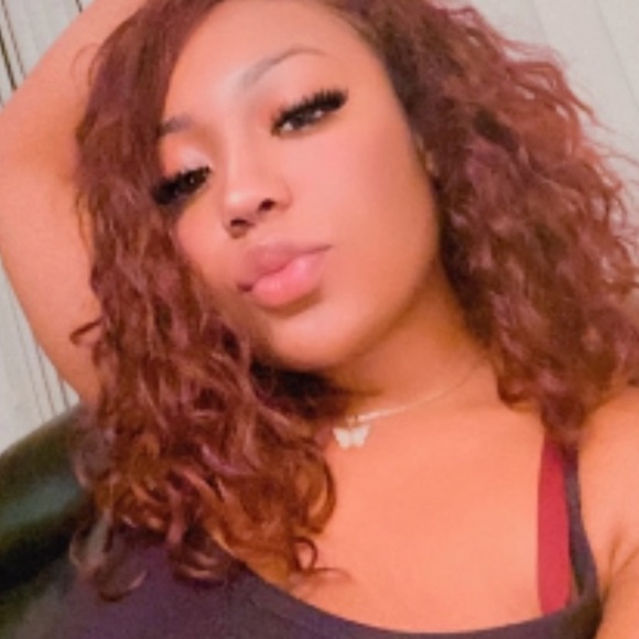 Profile Picture of Chastity Thompson (@chastitythomp) on Poshmark