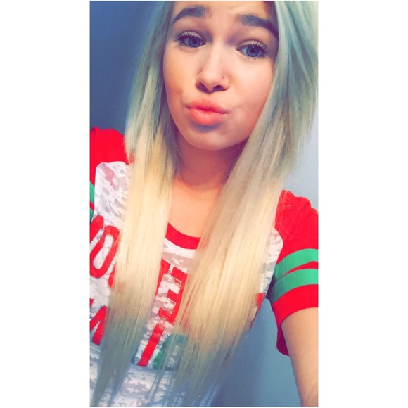 Profile Picture of Leah Carson (@lcarson15) on Poshmark