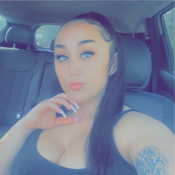 Profile Picture of Marissa Chiucchi (@mdchiucchi) on Poshmark