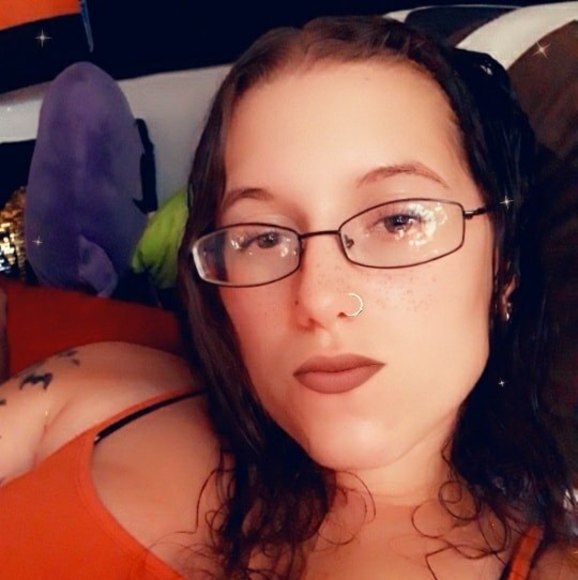 Profile Picture of Joell Costa (@joell1987) on Poshmark