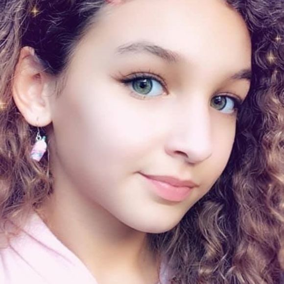 Profile Picture of Allison Gabriel (@alliekat333) on Poshmark