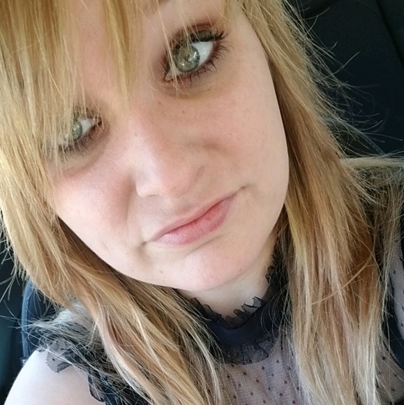 Profile Picture of Hannah Mcminn (@hannahmcminn476) on Poshmark