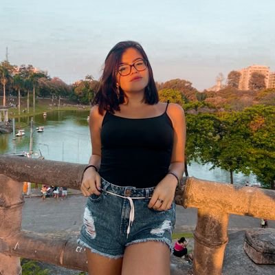 Profile Picture of Isabela Carvalho (@BelaDeNeve) on Twitter