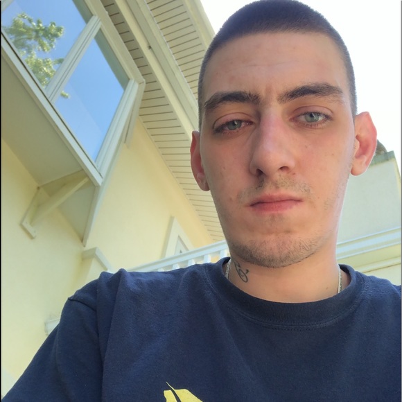 Profile Picture of George Curry (@gcurry05) on Poshmark