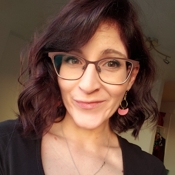 Profile Picture of Megan Castignoli (@castignolim92) on Poshmark
