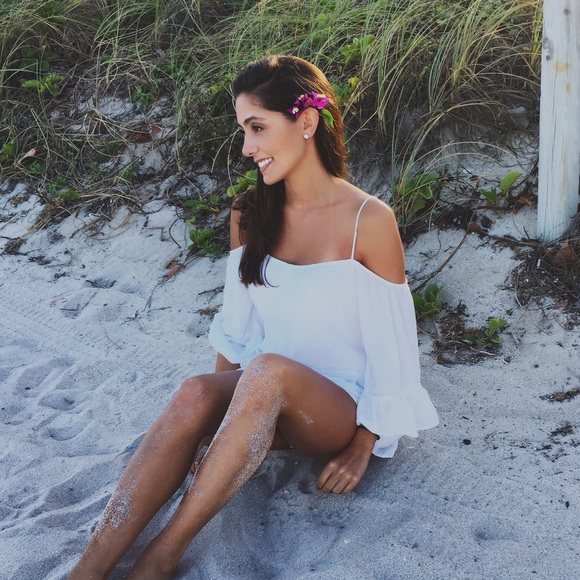 Profile Picture of Kristin Capria (@kcaps1992) on Poshmark