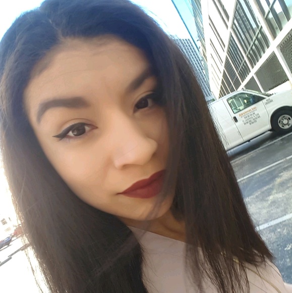 Jessica Colomer - Poshmark Profile Picture of Jessica Colomer (@jcolo020) on Poshmark