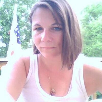 Profile Picture of Angela McDermott (@AngelAcree717) on Twitter