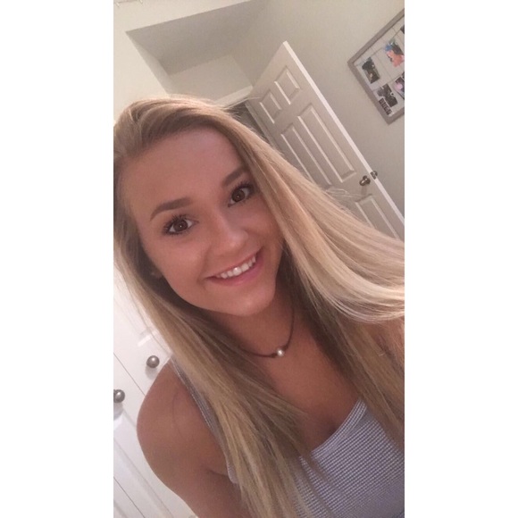 Profile Picture of Madison Arfele (@madisonarfele) on Poshmark