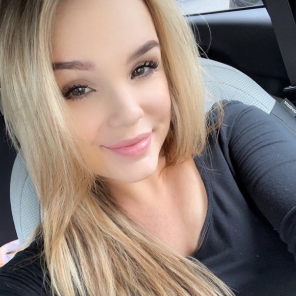 Profile Picture of Madison Scitticatt (@mscitticatt) on Poshmark