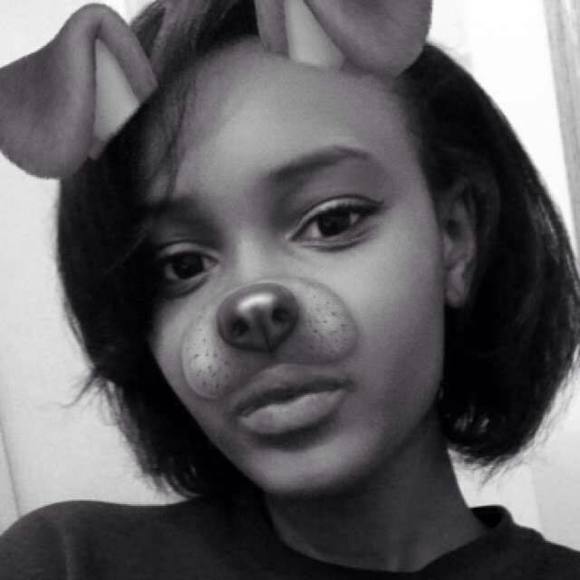 Profile Picture of Akioya Farrelly-milligan (@akioyafarrelly) on Poshmark