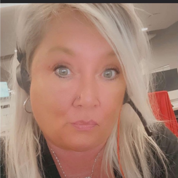 Profile Picture of Kim Kuhlman (@kimkuhlman) on Poshmark