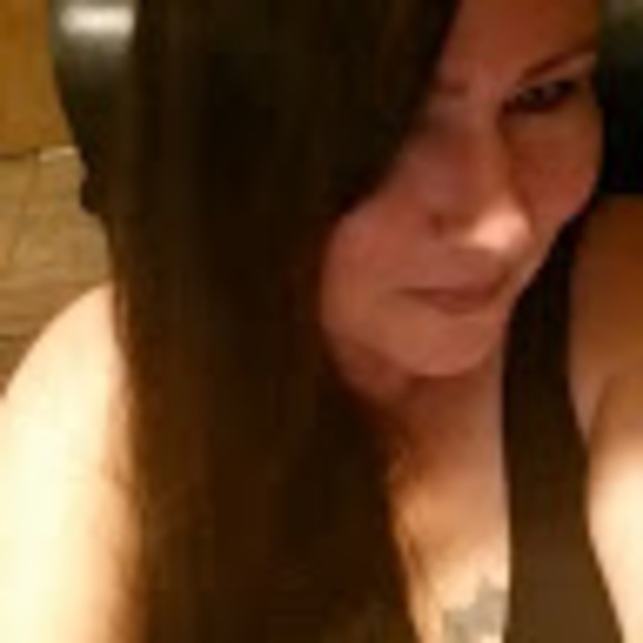 Profile Picture of Angel Hackstadt (@hack7631) on Poshmark