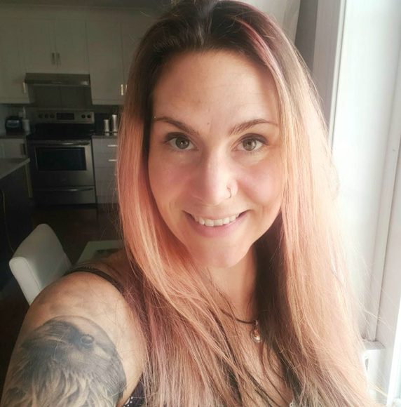 Profile Picture of Any Lochhead (@annymarchand) on Poshmark