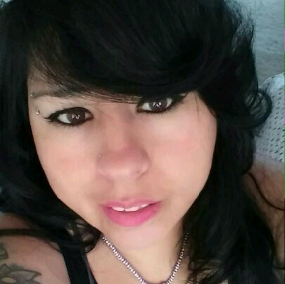 Profile Picture of Patricia Barraza (@seleneluna09) on Poshmark