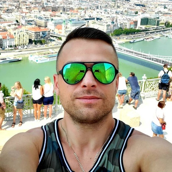 Profile Picture of Vova Parashchuk (@vo_va) on Poshmark