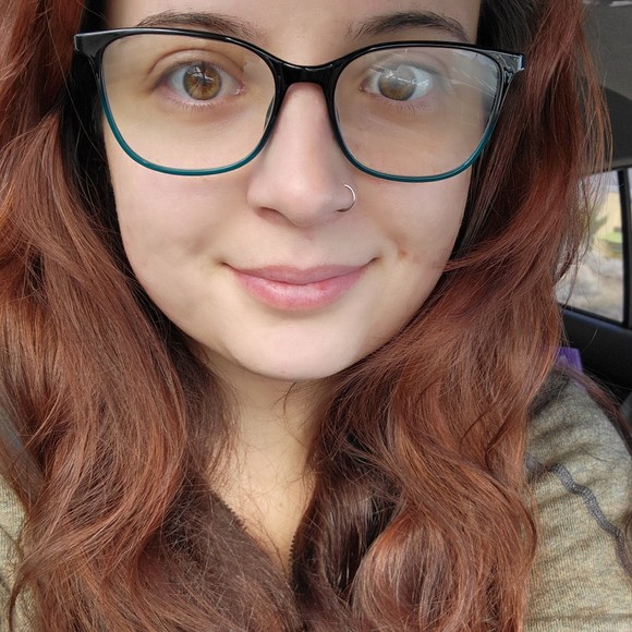 Profile Picture of Kelsey Moyes (@kelsey_mgm) on Poshmark