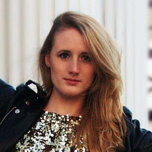 Profile Picture of Virginia Farrell (@virginiafarrell) on Poshmark