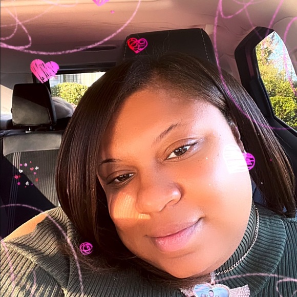 Profile Picture of Jameshia Wimbush (@jameshiawimbush) on Poshmark