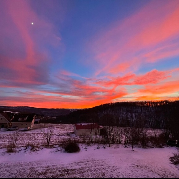 Profile Picture of Sally Eggink (@sallyeggink) on Poshmark