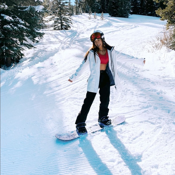 Cheranne Wang - Poshmark Profile Picture of Cheranne Wang (@cwang1234) on Poshmark