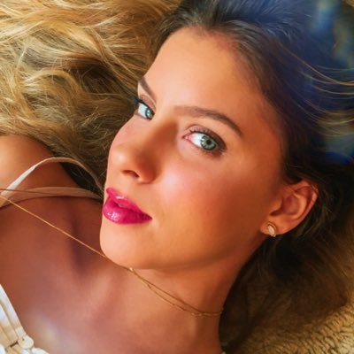 Profile Picture of Carol Monteiro (@caarolmonteeiro) on Twitter