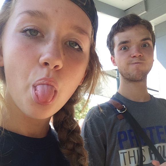 Profile Picture of Bailey Terry (@baileyterry2628) on Poshmark