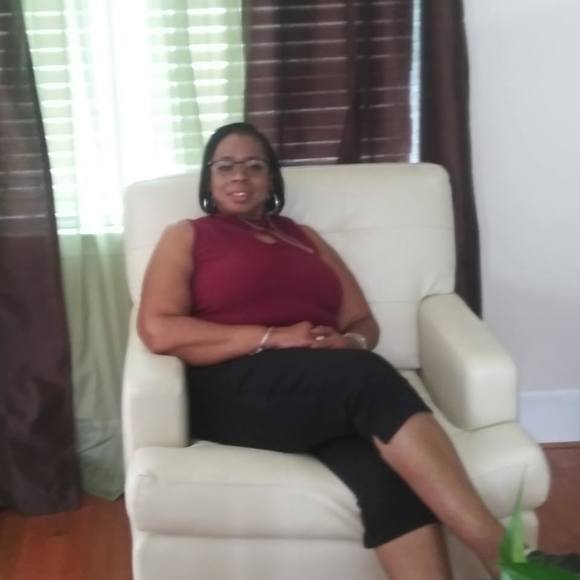 Profile Picture of Deborah Patterson (@albert423) on Poshmark