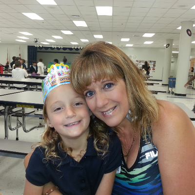 Profile Picture of Diane Levesque (@defycellaging) on Twitter