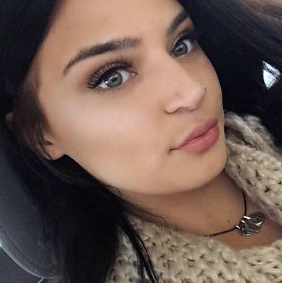 Courtney Depoty - Poshmark Profile Picture of Courtney Depoty (@depotycourtney) on Poshmark