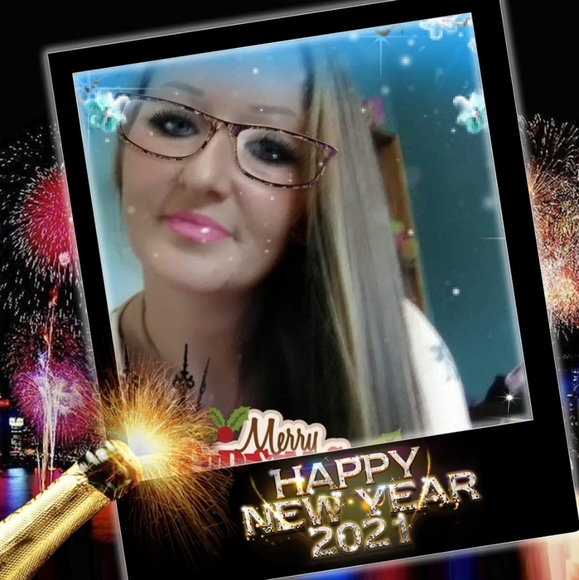 Profile Picture of Nichole Nichole (@nicholenicho616) on Poshmark