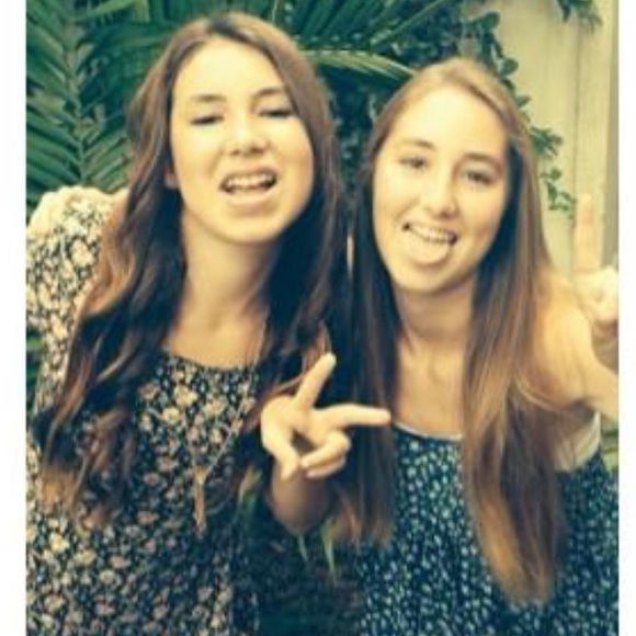 Profile Picture of Taylor Bandel (@taylorbandel23) on Poshmark