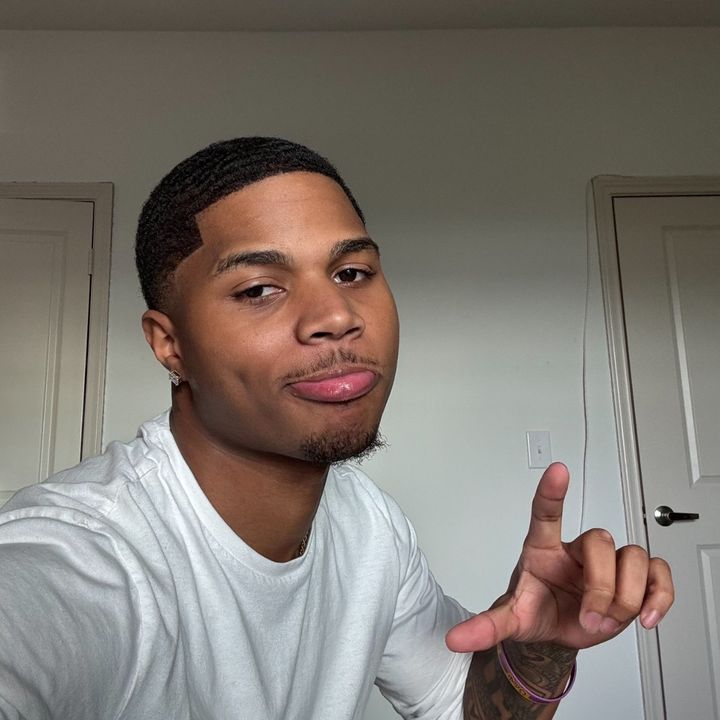 Profile Picture of Dee ひ (@_deewhoo) on Tiktok