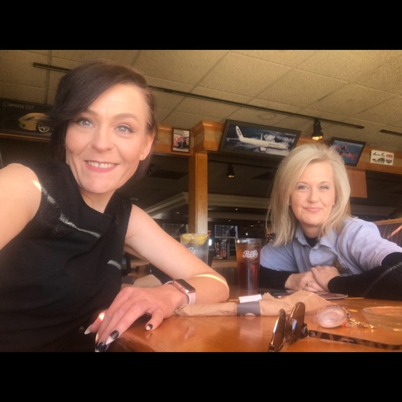 Profile Picture of Mandy Evans (@mandymevans) on Poshmark