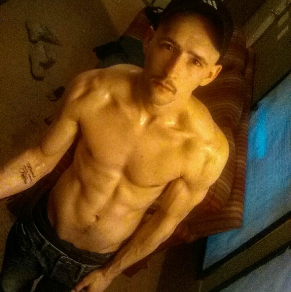 Profile Picture of David Dorr (@resale_dorr) on Poshmark