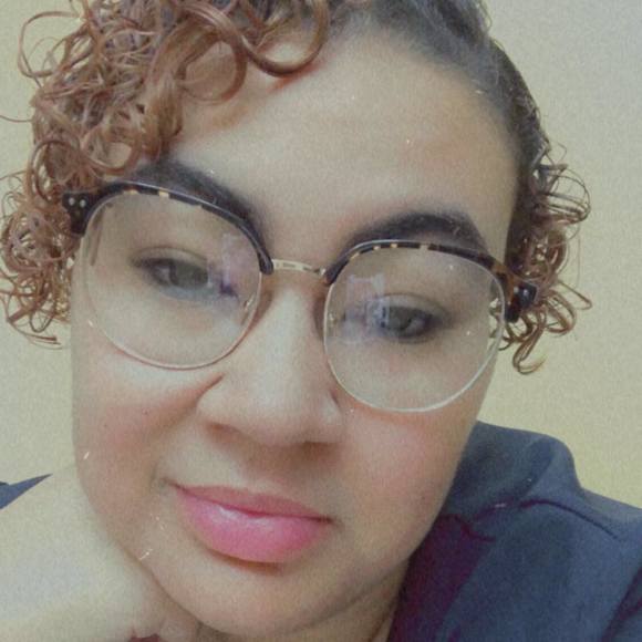 Profile Picture of Tabitha Chiles (@tabitha_chiles) on Poshmark