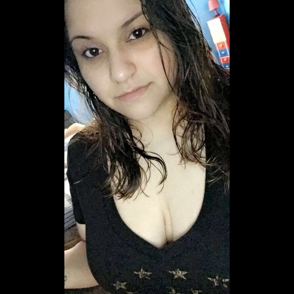 Profile Picture of Yosselyn Aceituno (@pamemartinez92) on Poshmark