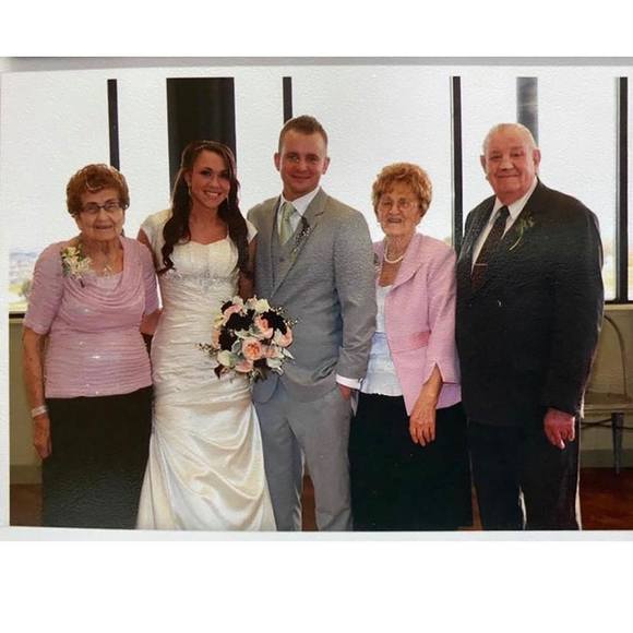 Profile Picture of Tessa Bishop (@tessaheaton5) on Poshmark